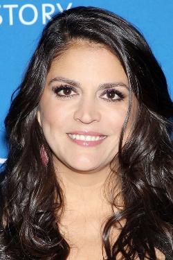 Cecily Strong