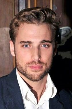 Dustin Milligan