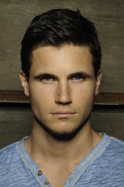 Robbie Amell