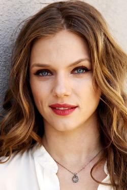 Tracy Spiridakos